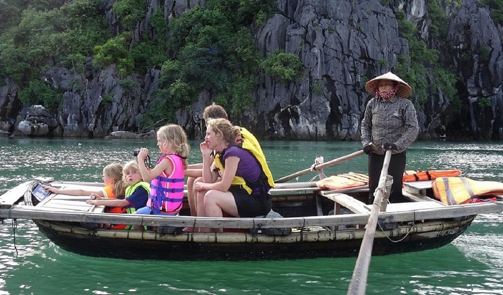 Halong Bay - the ideal destination for family holiday with kids