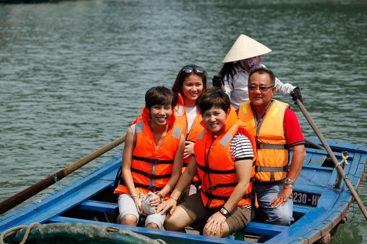 These useful tips for family holiday with children in Halong Bay