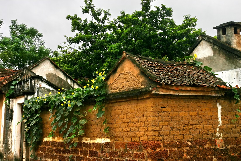 Beautiful 300-year-old house in Duong Lam ancient village