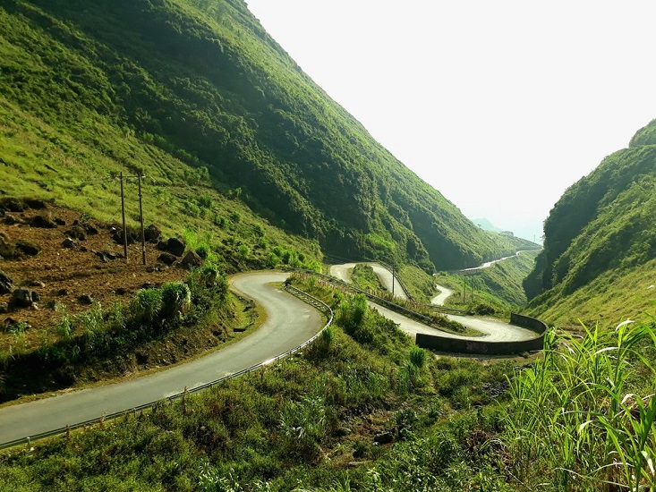 Top 5 best roads for motorcycle tour in Vietnam
