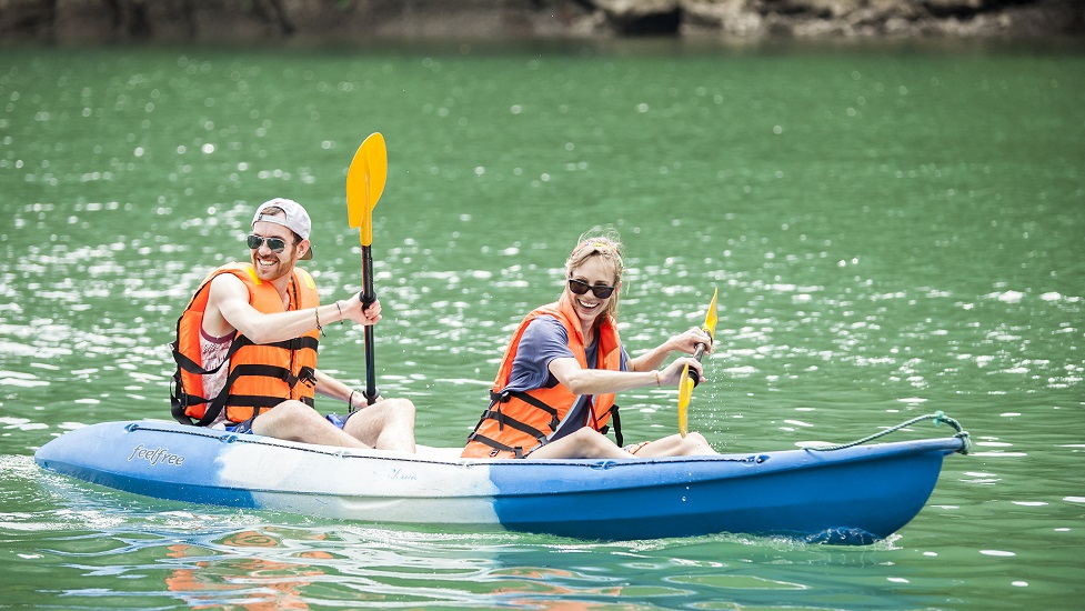 Kayak in Halong bay - Things to know !
