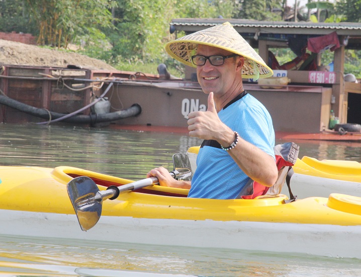 Join kayak tours -  tourists can contribute clean up Hoi An waterways