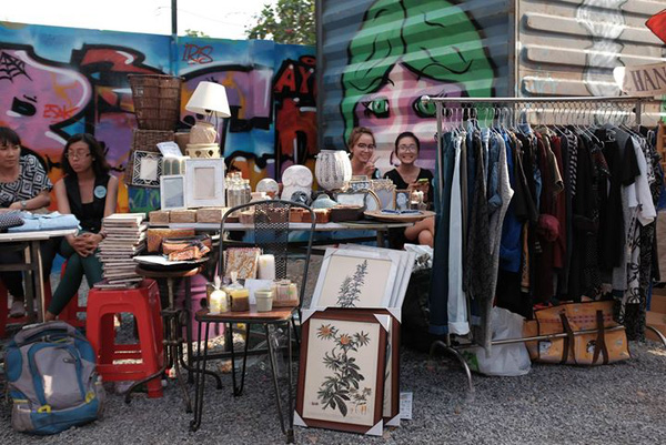 Top the markets attracts tourists in Saigon