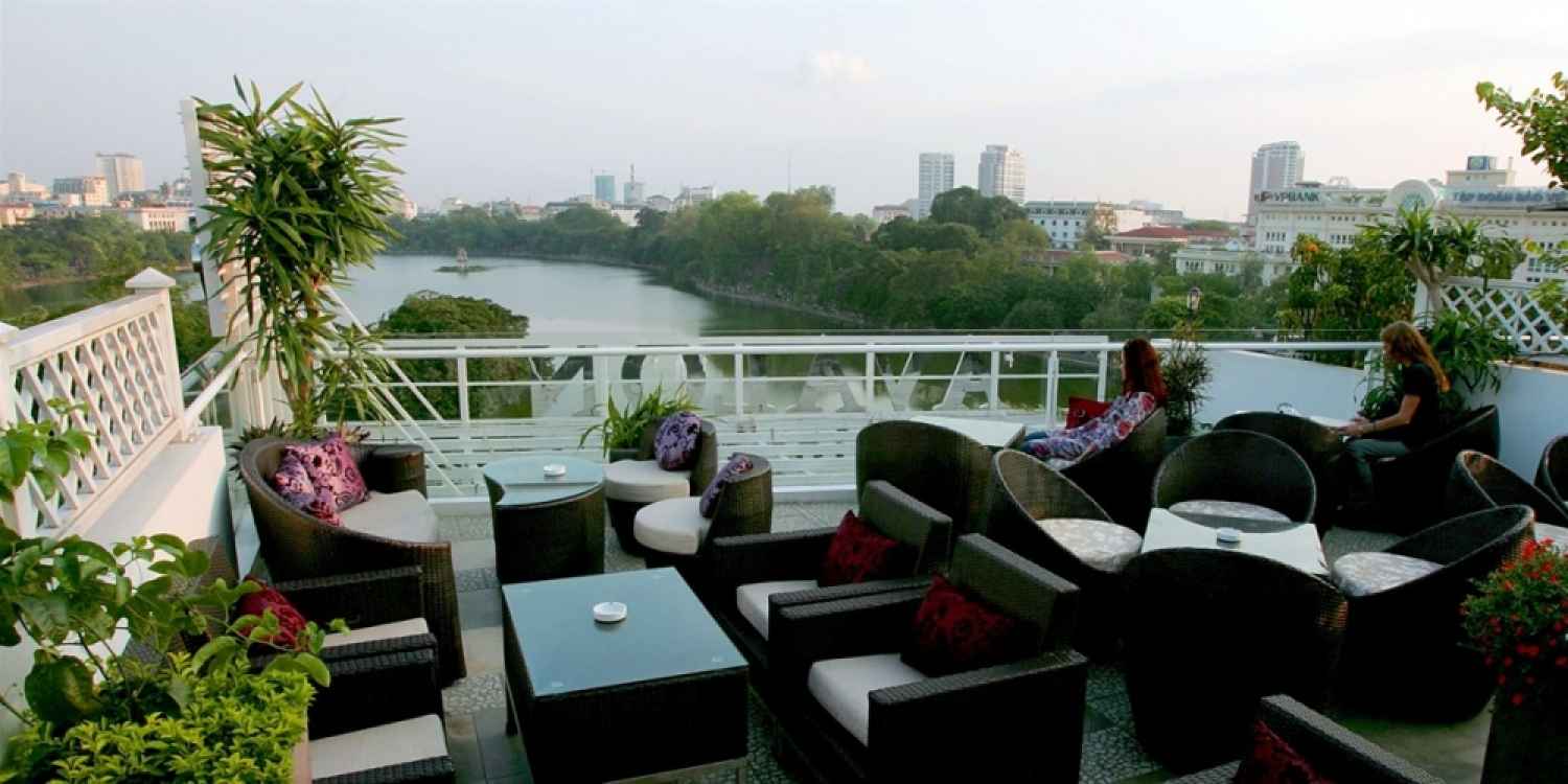 7 Hanoi coffee shops for those who want to panoramic view Hoan Kiem Lake