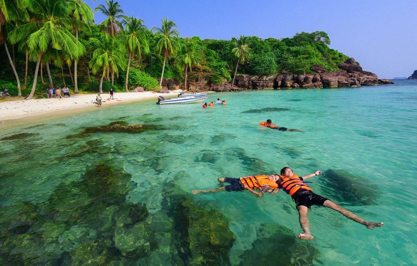Phu Quoc - destination owns the most gorgeous beaches like PhuKet in Thailand