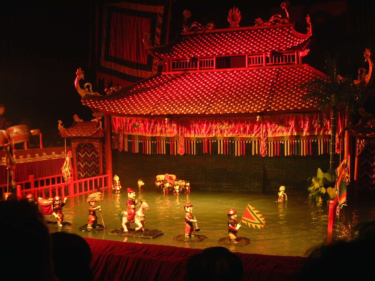 Top great places to watching best water puppet show in Vietnam