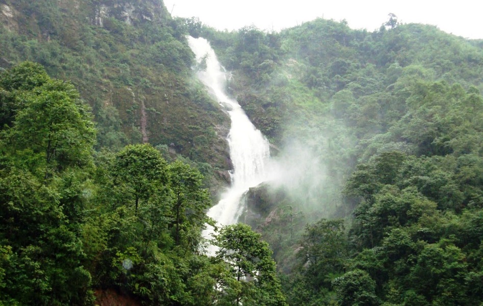 Eploring 3 most impressive waterfalls for your vietnam holiday