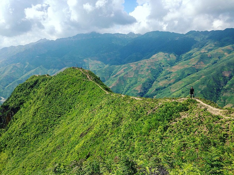 Conquering the ‘dinosaur spine’ in northeastern region Vietnam