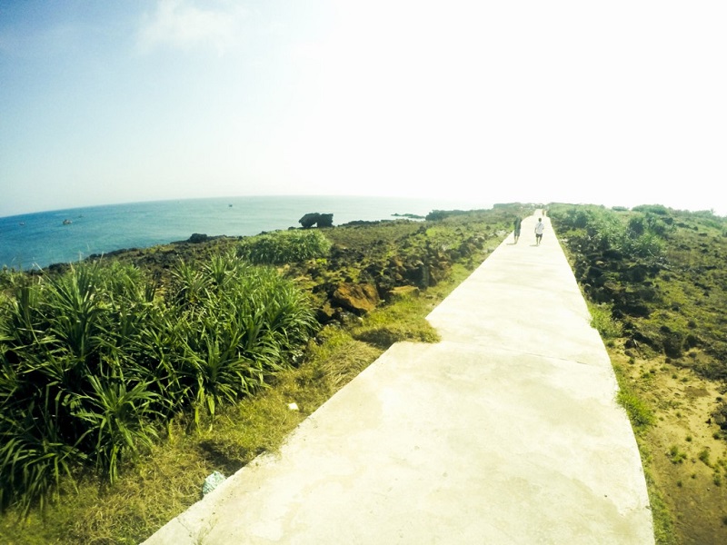 Small Ly Son Island ( Đảo Bé Lý Sơn) is truly a 'Maldives paradise' in Vietnam