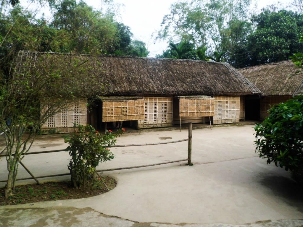 Visiting Ho Chi Minh’s house in Sen village