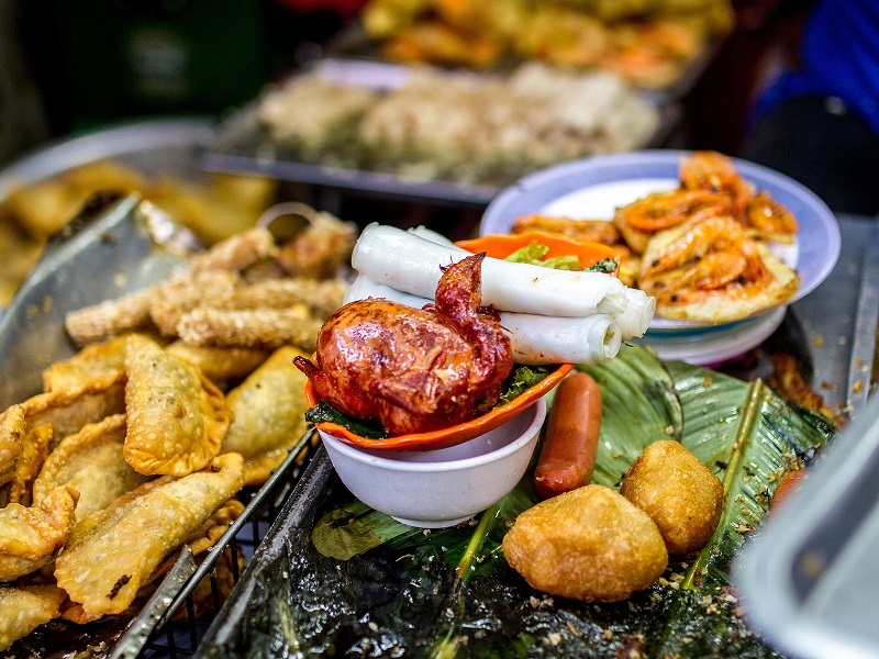 Please, join Hanoi food street tour through our post !