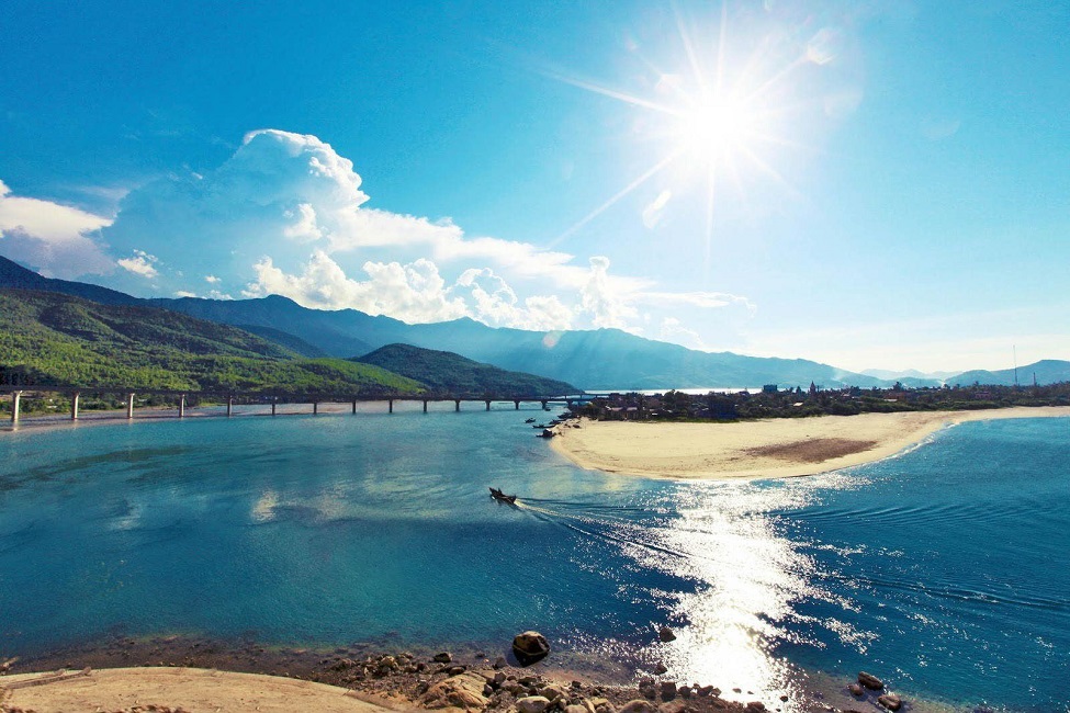 Lang Co Bay in Vietnam – an ideal destination for beach enthusiasts 