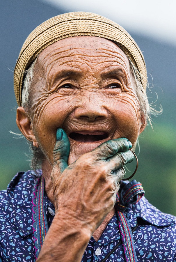 Vietnamese smile through photographers’ lens