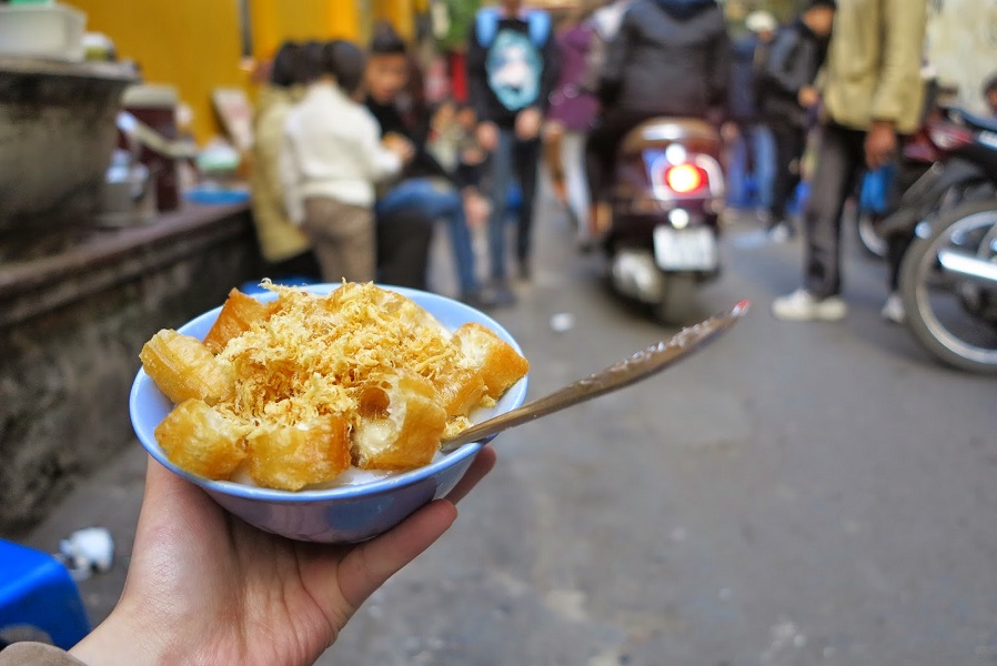  Ribs rice porridge (Cháo sườn)  - the most popular food in Hanoi