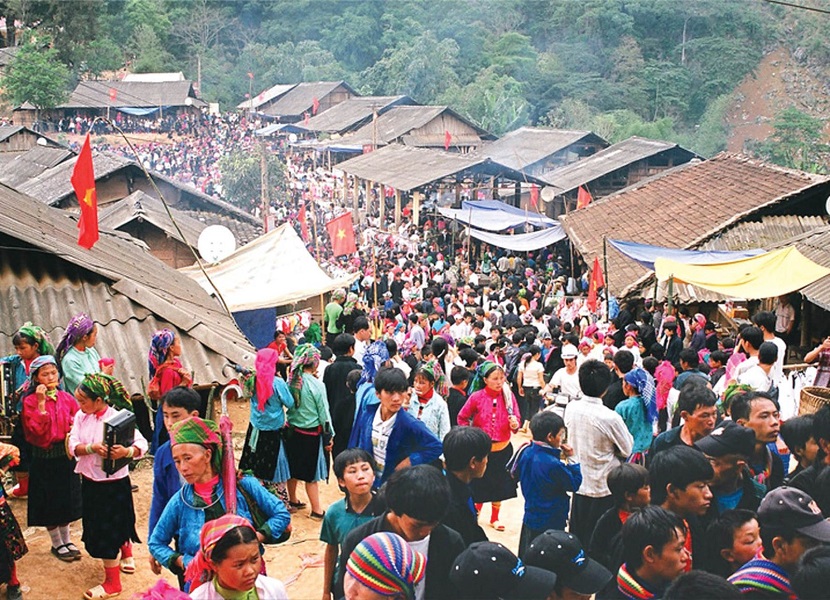 Experience Where Love Begins in Lung Phin Market in Hagiang
