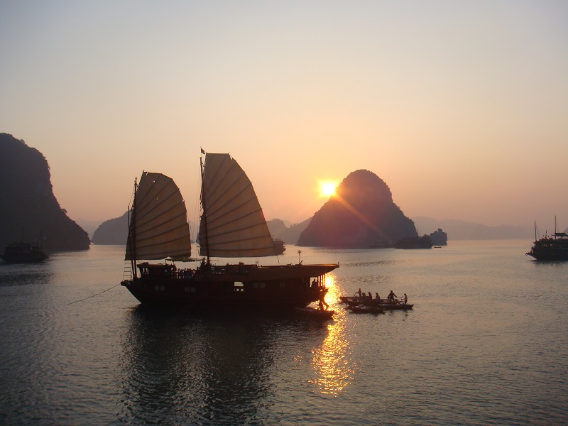 Top interesting experiences for Halong bay tour