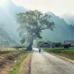 Should travel to Ha Giang by motorbike, bus or private car ?